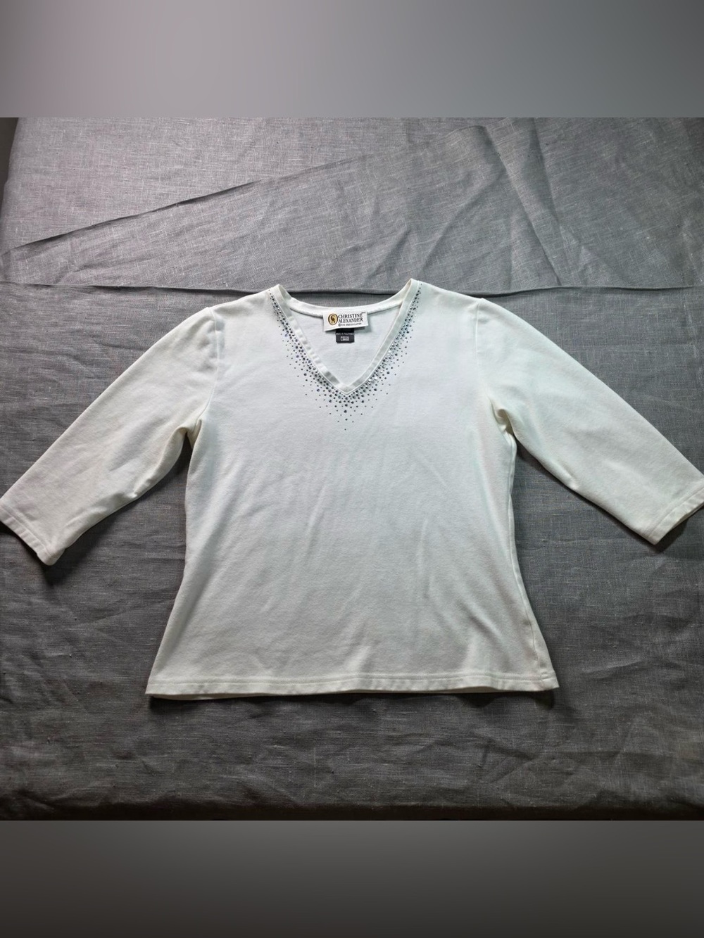 Christine Alexander Women Petite Large V Neck Rhinestone Top White 3/4 Sleeve